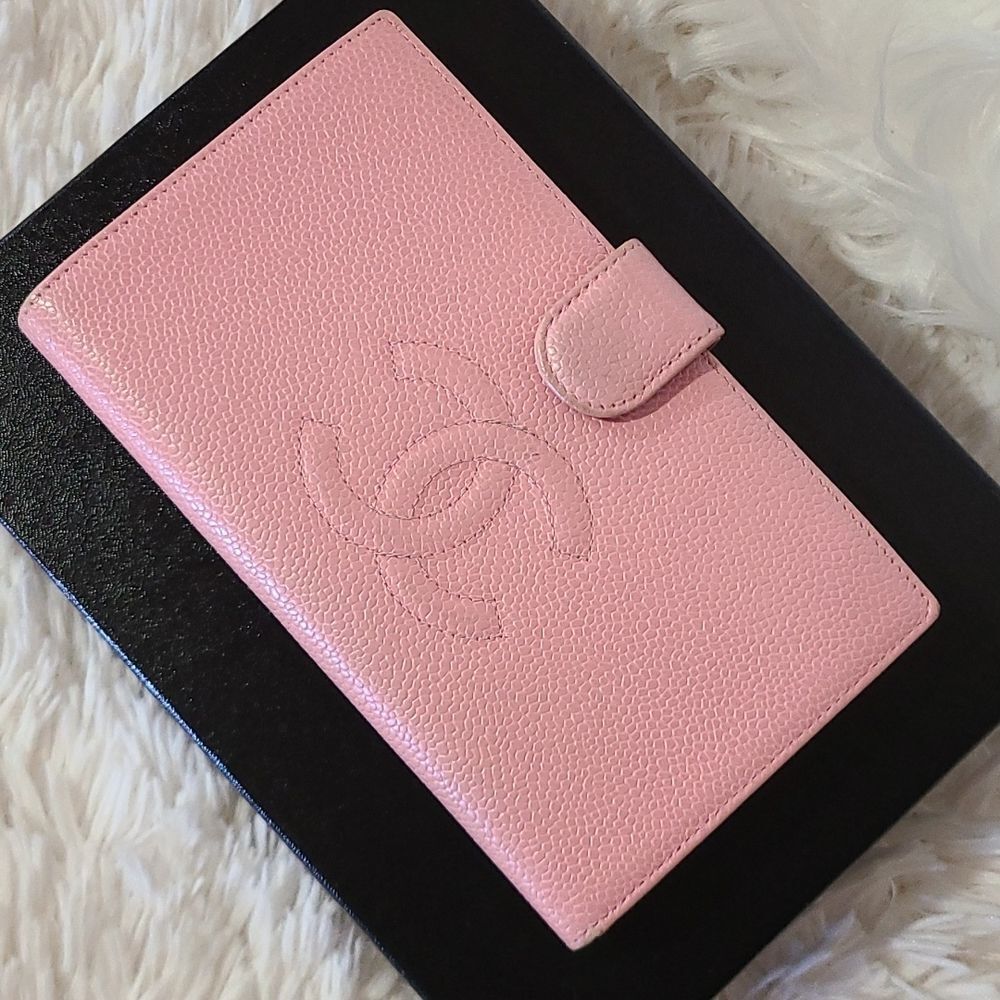 💯 Authentic Chanel Caviar Wallet 🍀 - Picture 11 of 15